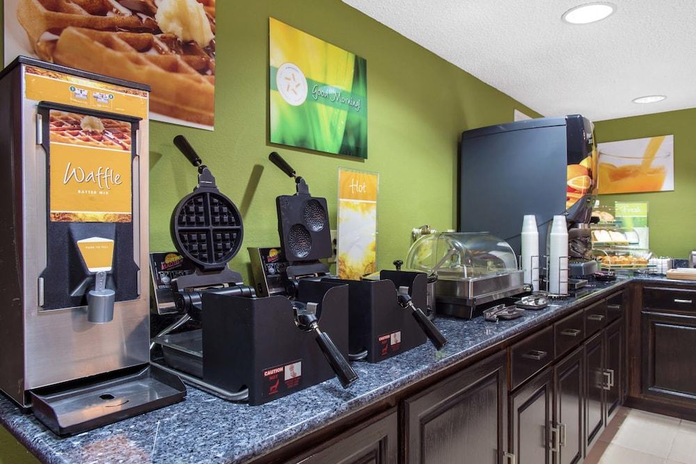 Quality Inn & Suites Anderson I-69 מראה חיצוני תמונה