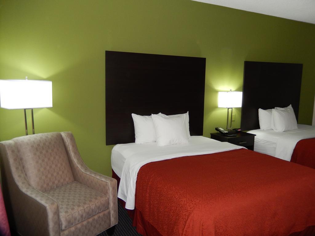 Quality Inn & Suites Anderson I-69 מראה חיצוני תמונה