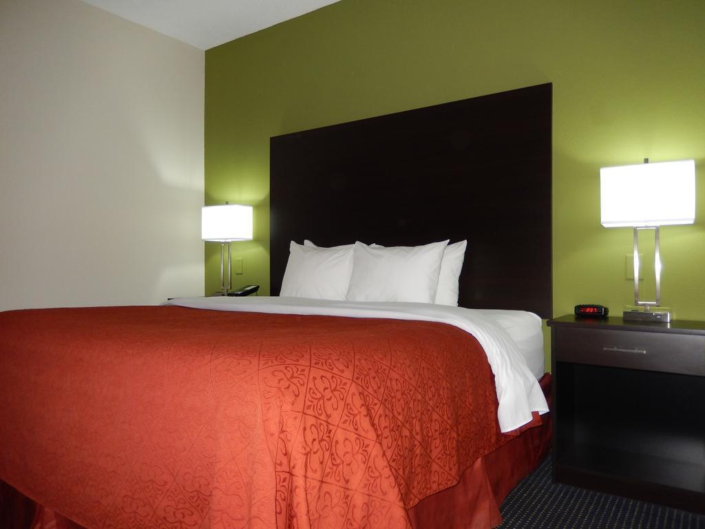 Quality Inn & Suites Anderson I-69 מראה חיצוני תמונה