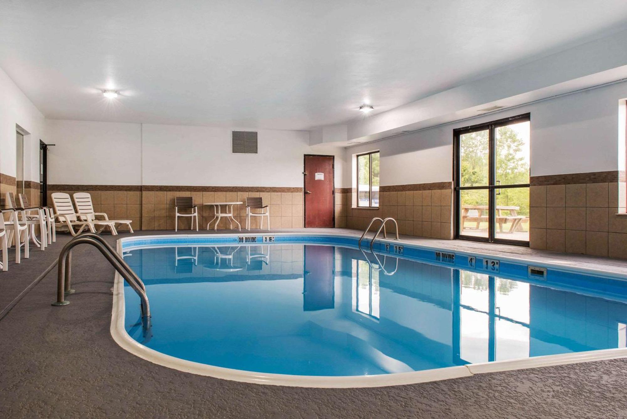 Quality Inn & Suites Anderson I-69 מראה חיצוני תמונה