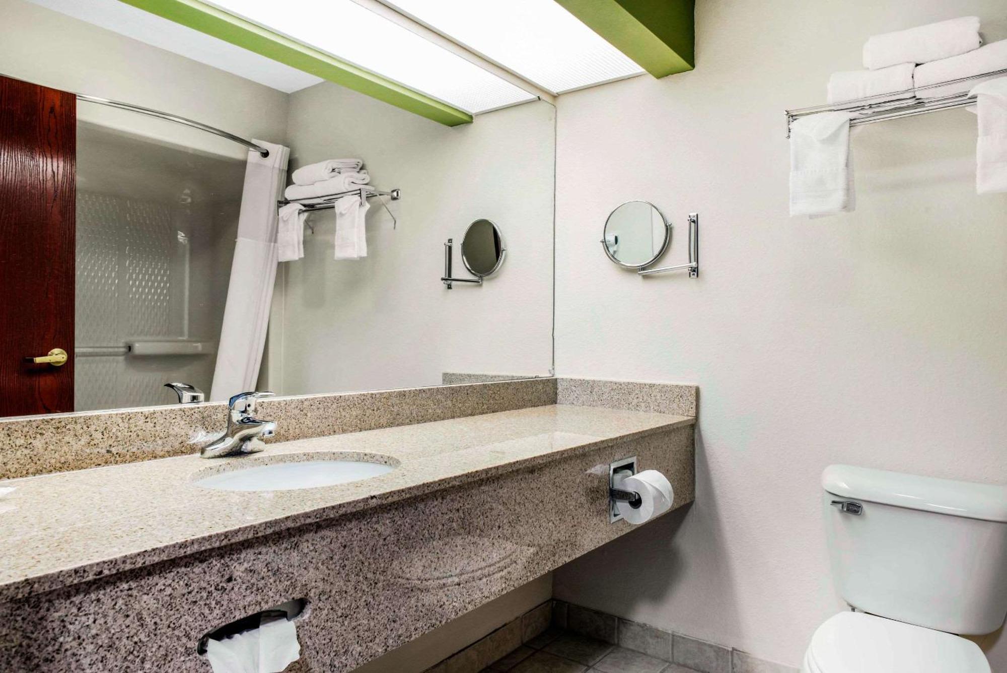 Quality Inn & Suites Anderson I-69 מראה חיצוני תמונה